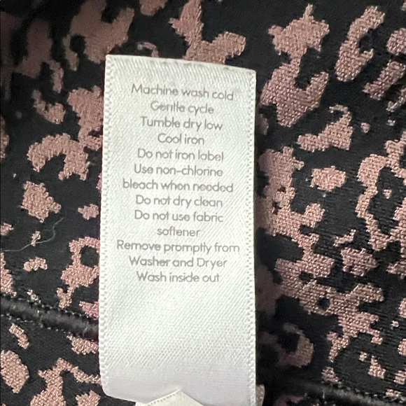 Like New! Athleta Salutation Stash Pocket Gravel 7/8 Tight Leggings in Size XS - Picture 11 of 16